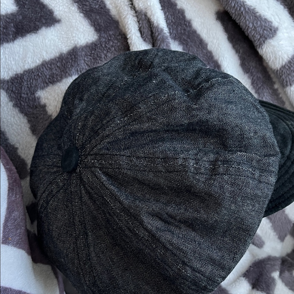 Liz Claiborne Stylish Black Denim Newsboy Cap - Picture 4 of 4
